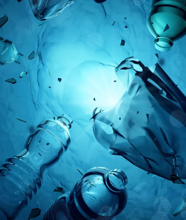 Darstellung von Plastikmüll im Wasser mit Lichtreflexen