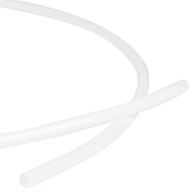 Transparente, flexible Schläuche in unterschiedlicher Dicke.