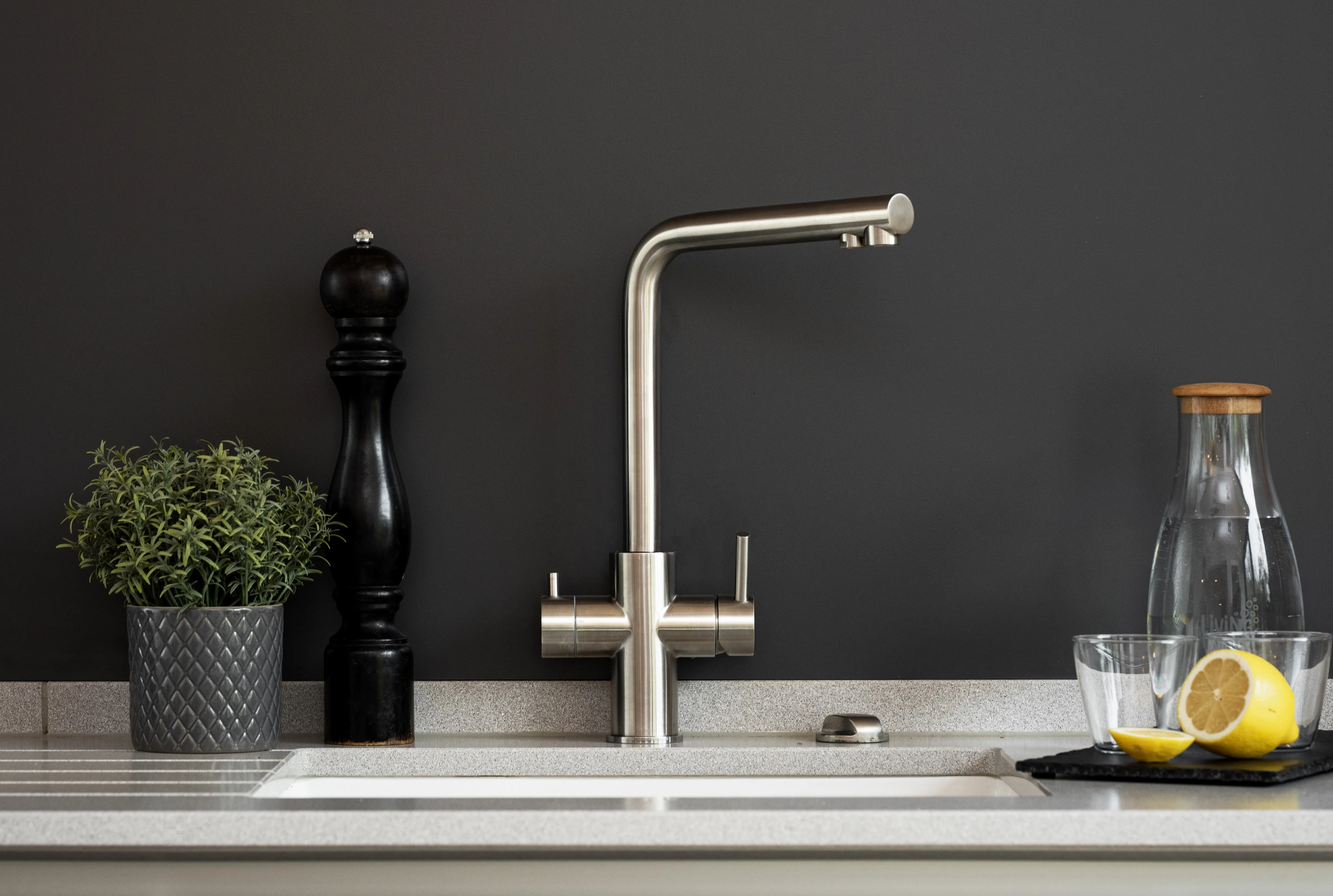 Vorschau: Living Water Sprudel Wasserhahn mit Kohlensäure und Wasserfilter, Edelstahl gebürstet L-Auslauf